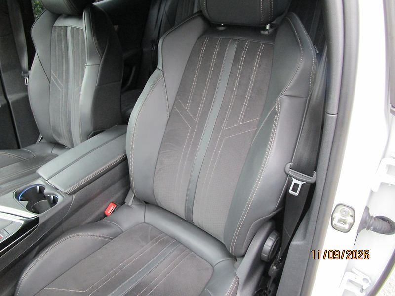 Peugeot 3008 (2021) GT 1,5 HDi - fotka 26 z 32