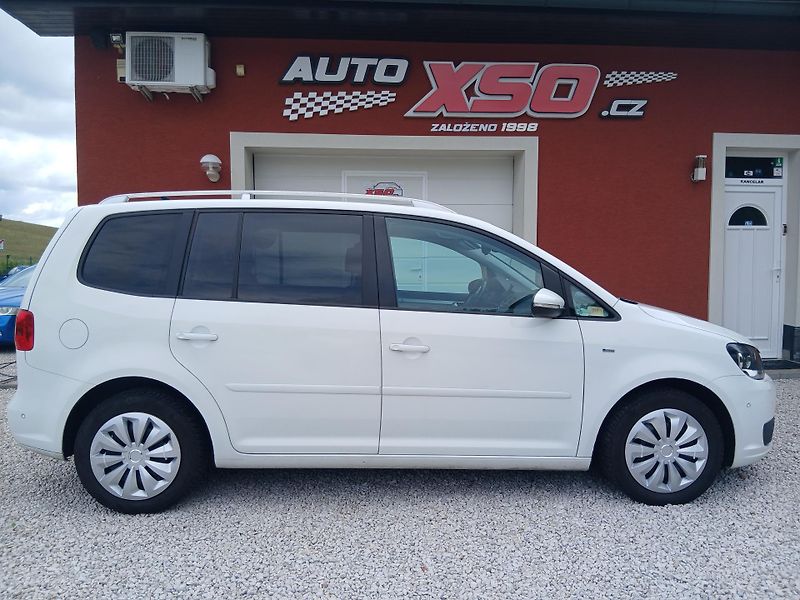 Volkswagen Touran 2.0 TDi - fotka 2 z 42