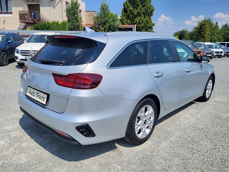 Kia Ceed 1.5 T-GDI 118kW Top SW *ČR - fotka 4 z 49