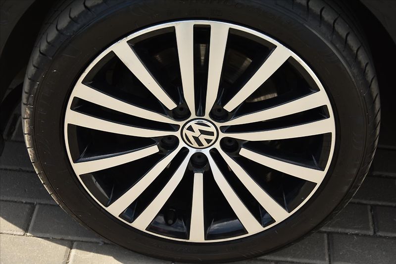 Volkswagen Golf 2.0TDi 110kW LOUNGE COMFORT - fotka 9 z 24
