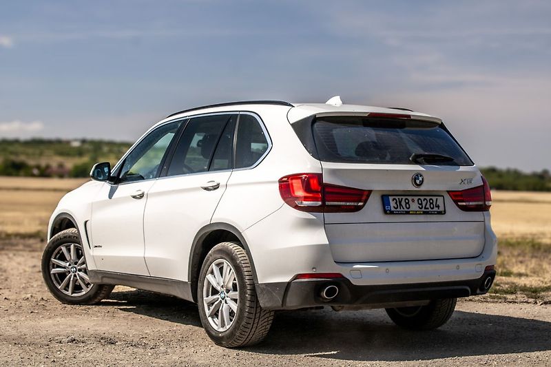 BMW X5 xDrive 30d - fotka 7 z 21