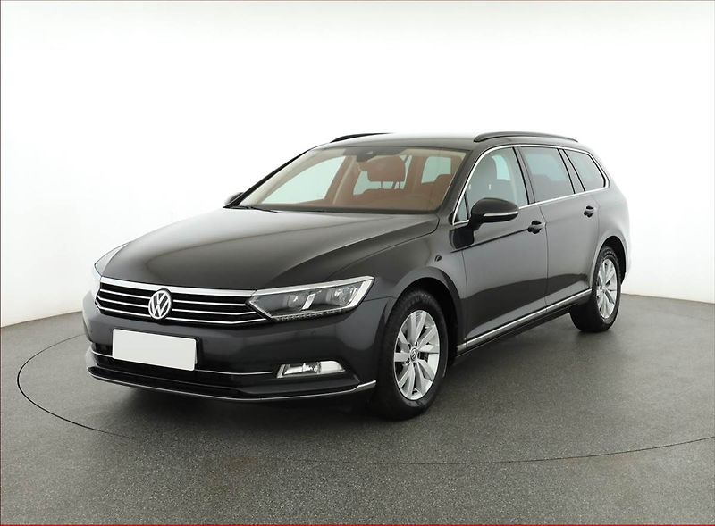 Volkswagen Passat (2019) Business 2.0 TDI, Automat - fotka 2 z 20