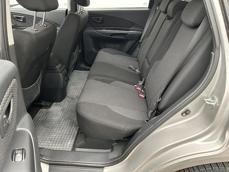 Hyundai Tucson 2.0 i CVVT 4x4 - fotka 8 z 21