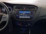Hyundai i20 (2020) 1.0 T-GDI, Tempomat - náhled 12