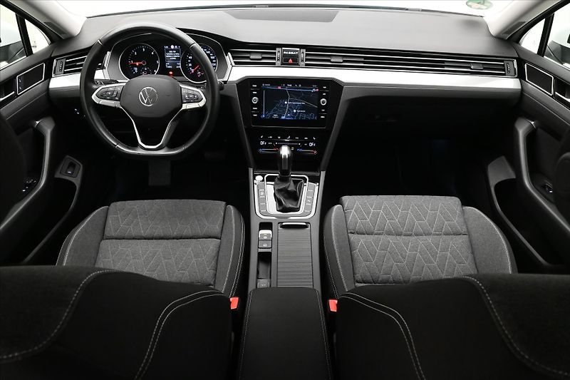 Volkswagen Passat 2,0 TDI 110 kW DSG Business Zá - fotka 15 z 32