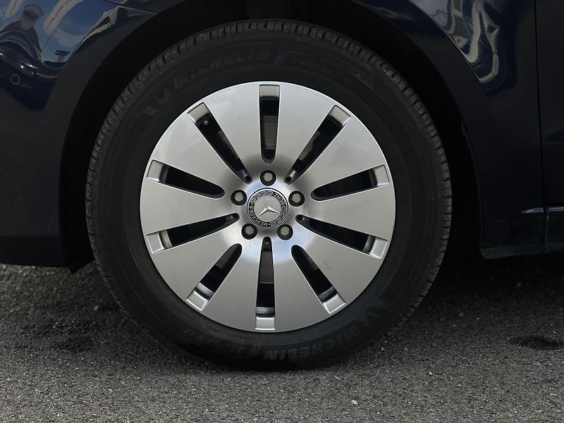 Mercedes-Benz Třídy V (2018)  V-Class 250d L 4MATIC - fotka 24 z 32
