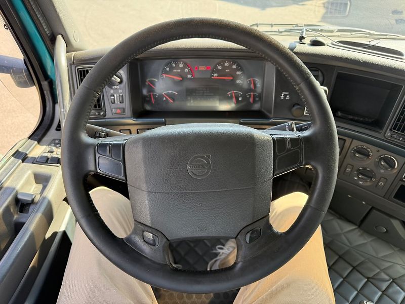 Volvo FH460 6x2 S2 EURO 5 - fotka 18 z 20