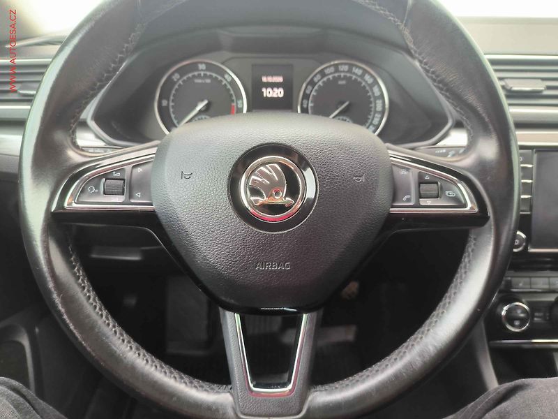 Škoda Superb (2016) 2.0 TDi, Style, bixen, navi - fotka 16 z 21
