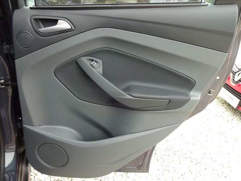 Ford C-MAX 2,0 TDCi 103kW AUTOMAT - fotka 27 z 47
