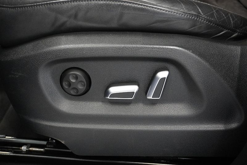 Audi SQ5 3.0TDI 313PS QUATTRO AUZTOMAT - fotka 12 z 28