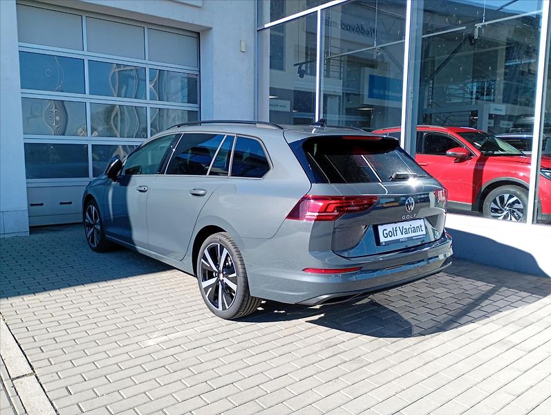 Volkswagen Golf Variant (2026) 1,5 eTSI 7DSG mHEV  People - fotka 8 z 17