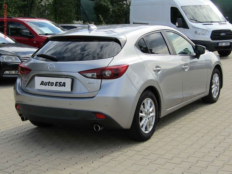 Mazda 3 (2015) 2.0 Skyactiv, 1.maj, navi - fotka 4 z 19