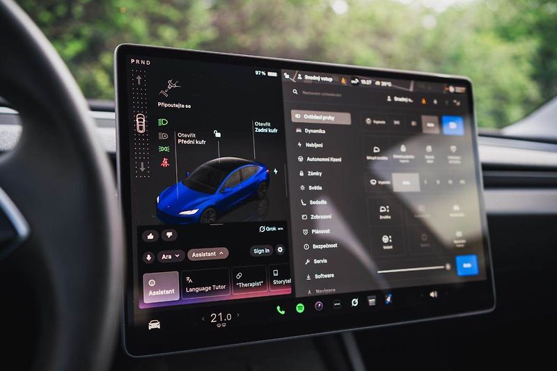 Tesla Model 3 (2023) Standard Range LFP, SoH 97% - fotka 17 z 26