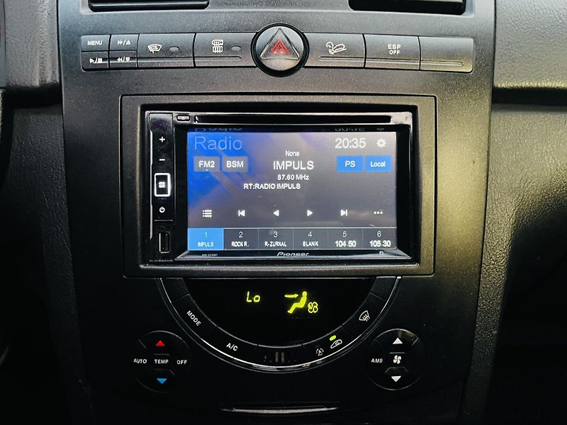 SsangYong Rexton 2.7XDi 4x4 AUT VÝHŘEV KAMERA - fotka 36 z 43