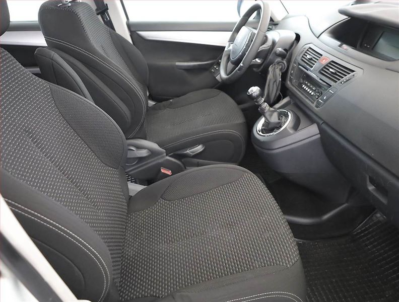 Citroën C4 Picasso (2012) 2.0 HDI, 7 míst, Serv.kniha - fotka 7 z 17