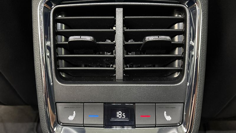 Škoda Enyaq 82 kWh AUT 80 Loft - fotka 21 z 31