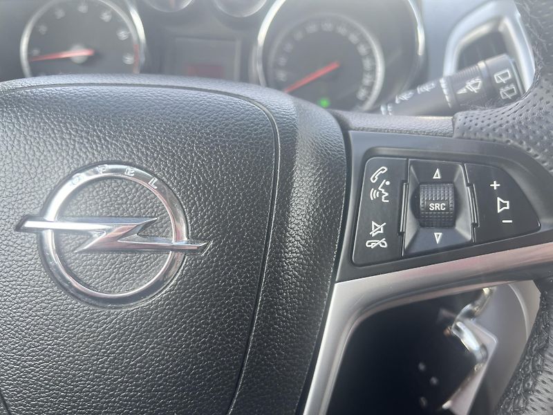 Opel Astra 1.4i 16v KAMERA TEMPOMAT ALU - fotka 15 z 42