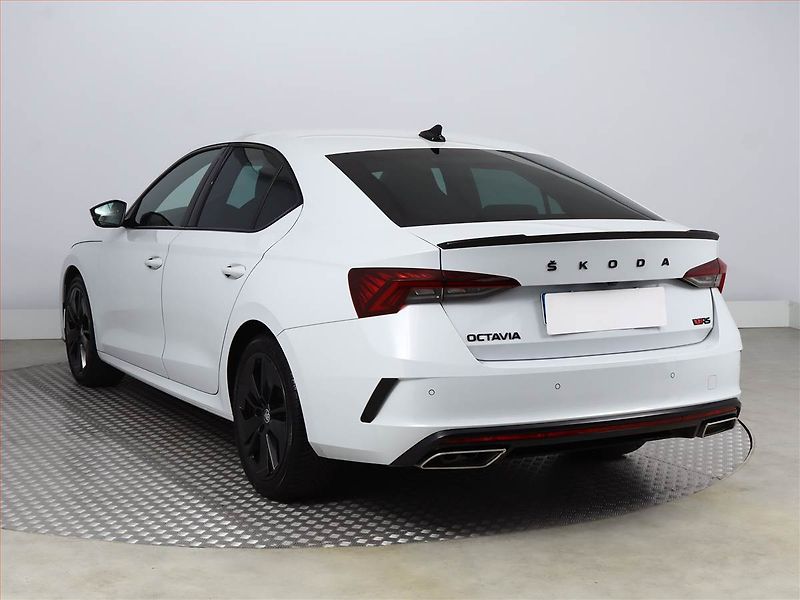 Škoda Octavia (2024) RS 2.0 TDI 4x4 - fotka 4 z 19