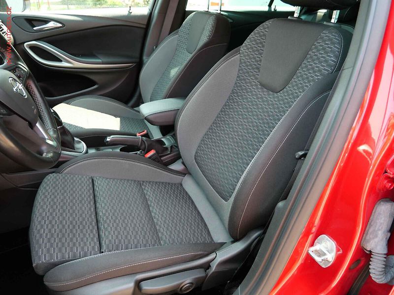 Opel Astra (2022) 1.5 CDTi, 1.maj,ČR, Edition - fotka 9 z 18