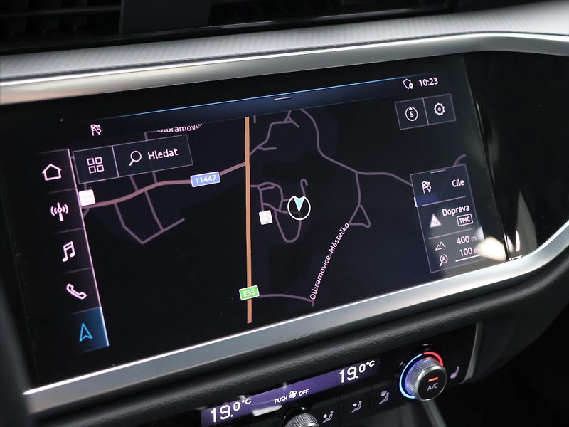 Audi Q3 1,5 35 TFSI S tronic S line CZ - fotka 21 z 33