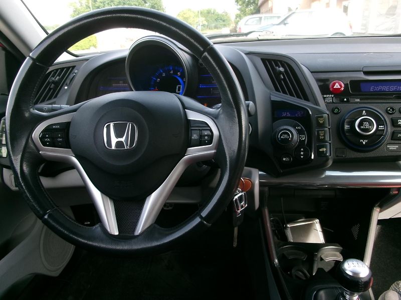Honda CR-Z (2011) 1,5i VTEC HYBRID AC ALU - fotka 19 z 25