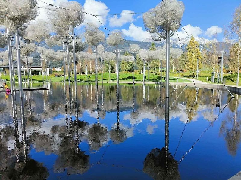 Kouzlo podzimu v Alpách. Tyrolsko hraje všemi barvami: Innsbruck, Muttereralm, Leutascher Geisterklamm, Swarovski Kristallwelten ve fotogalerii Deníku