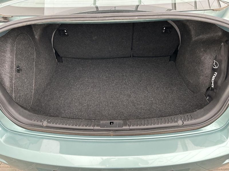 Mazda 3 1.6 i . - fotka 21 z 22