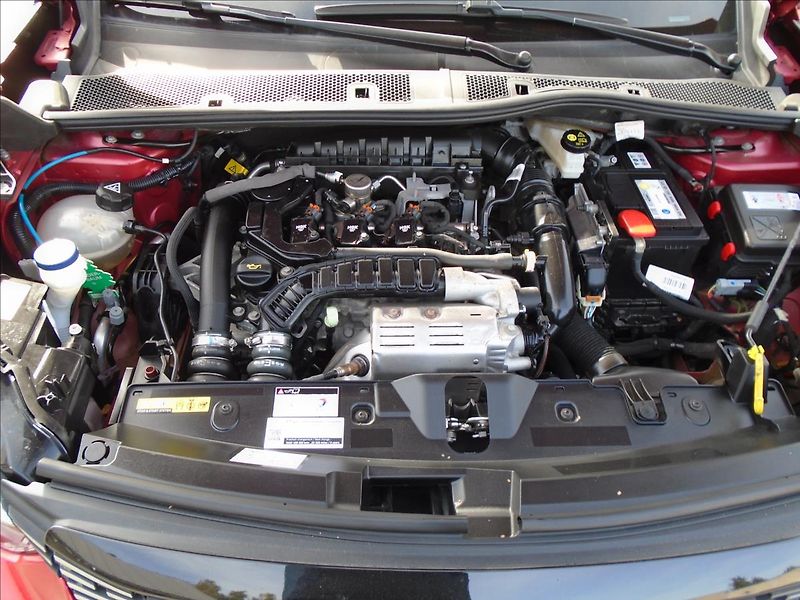 Peugeot 2008 1,2 - fotka 22 z 30