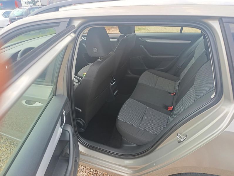 Škoda Octavia (2013) 1.2 TSi - fotka 17 z 18