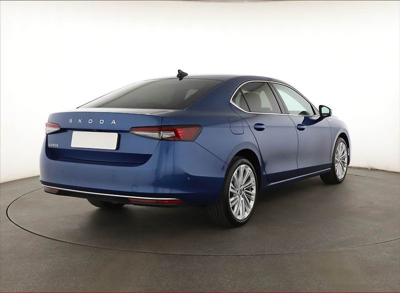 Škoda Superb (2025) 2.0 TSI, LAURIN&KLEMENT, DPH - fotka 5 z 20