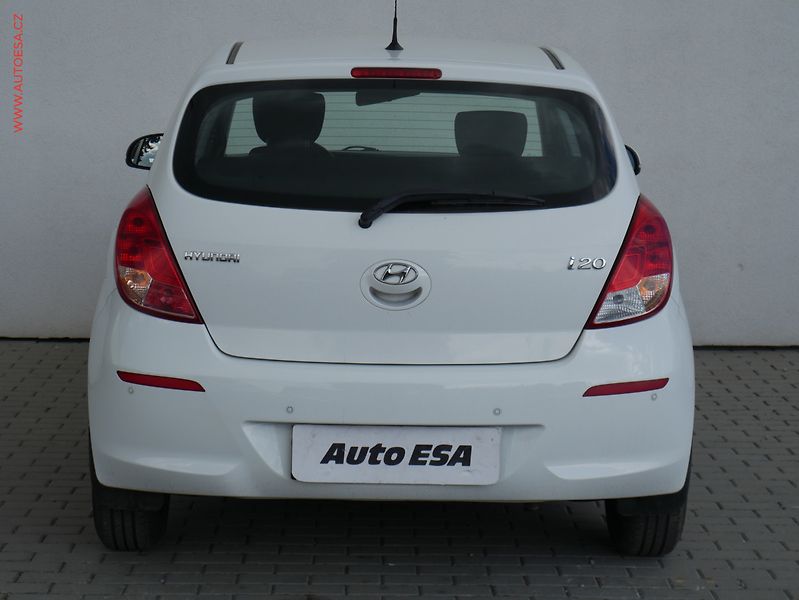 Hyundai i20 (2013) 1.2i, 1.maj,ČR, servis.kniha - fotka 5 z 15