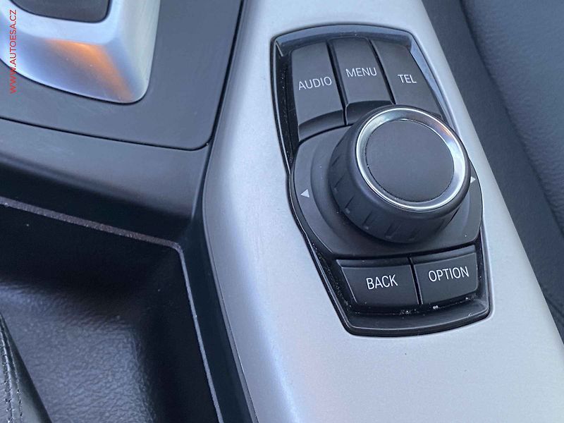 BMW Řada 2 (2014) 2.0i 220i, AT, kůže - fotka 15 z 18