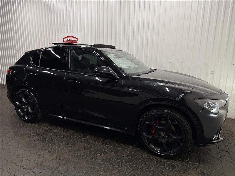 Alfa Romeo Stelvio VELOCE 206kW Q4 PANO TAŽNÉ R21 - fotka 11 z 43