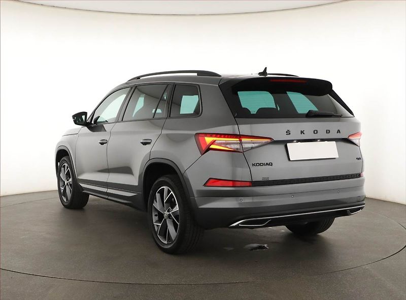 Škoda Kodiaq (2023) Sportline 2.0 TDI 4x4 - fotka 4 z 20