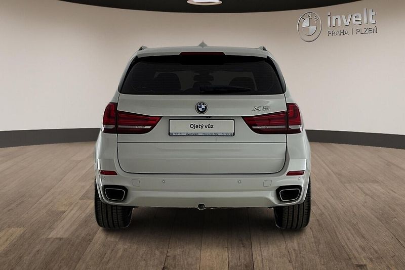 BMW X5 xDrive30d - fotka 4 z 26
