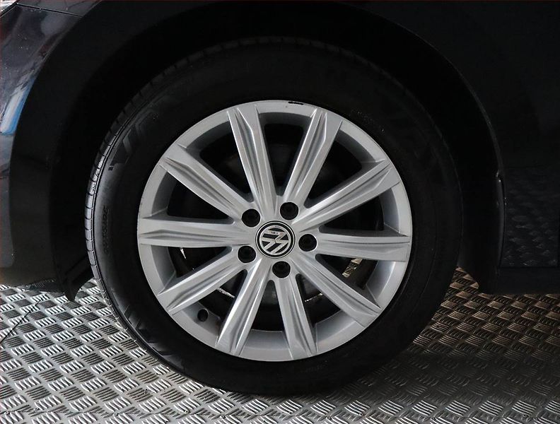 Volkswagen Touran (2017) 2.0 TDI, Automat, Navi - fotka 15 z 29