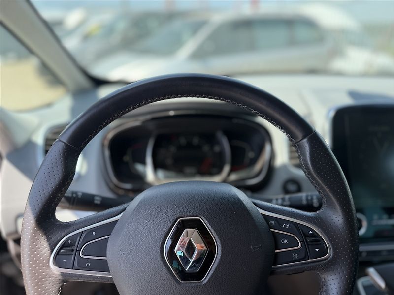 Renault Espace 1,6 147kW a/t INITIALE PARIS - fotka 11 z 31