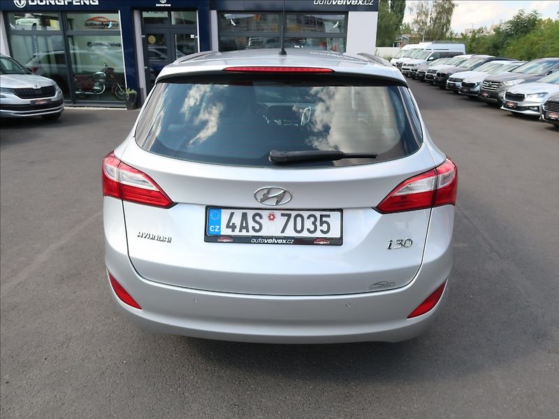 Hyundai i30 1,6 GDi,99kW,NovéČR,Aut.klima - fotka 8 z 23