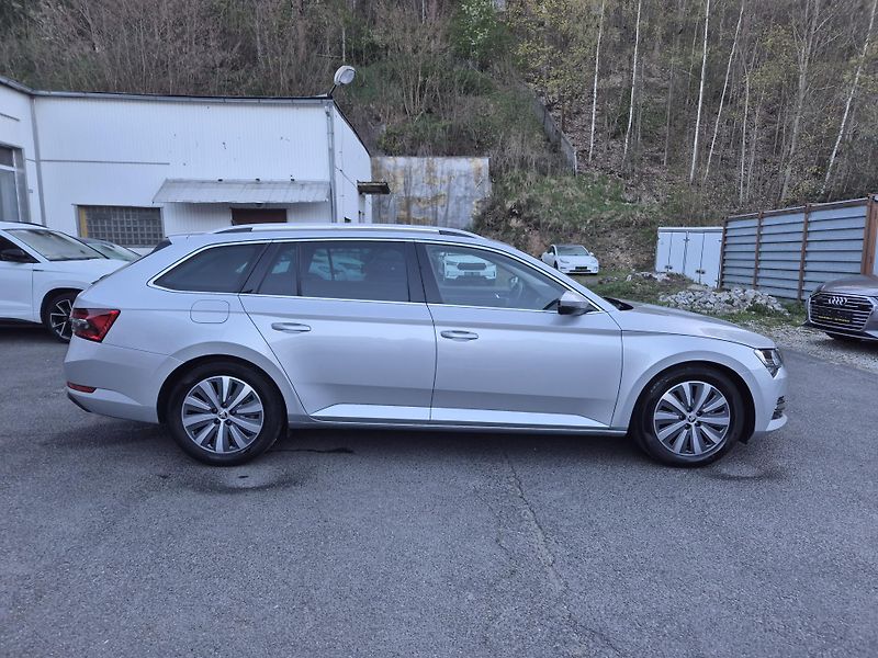 Škoda Superb Combi 2,0TDi 147kw DSG 17ALU - fotka 7 z 41