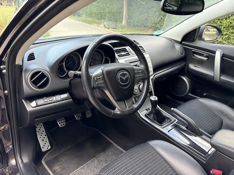 Mazda 6 2.5 Dynamic - fotka 25 z 31