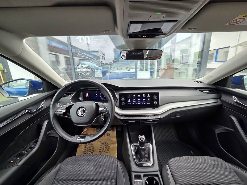 Škoda Octavia 1.5 TSI Ambiente - fotka 11 z 31