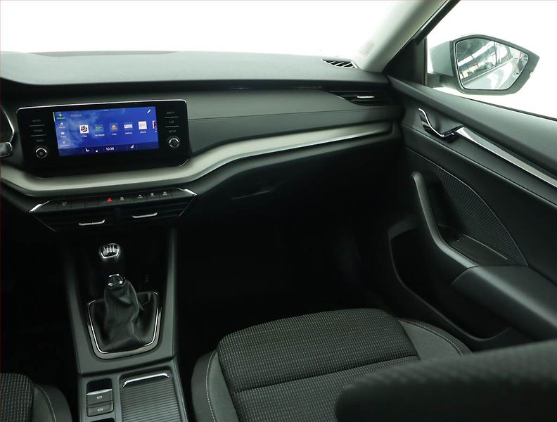Škoda Octavia (2022) Ambition 2.0 TDI, ČR,1.maj - fotka 8 z 15