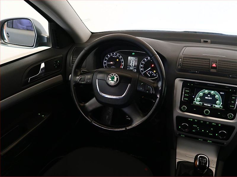 Škoda Octavia (2012) Greenline 1.6 TDI, Serv.kniha - fotka 7 z 15