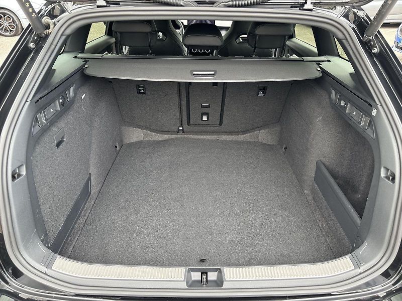 Škoda Superb (2025) Combi 2.0 TSI DSG Sportline - fotka 32 z 33