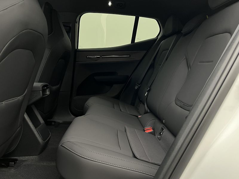 Volvo EX30 (2026) P8 AWD electric PLUS REZERVACE - fotka 5 z 45