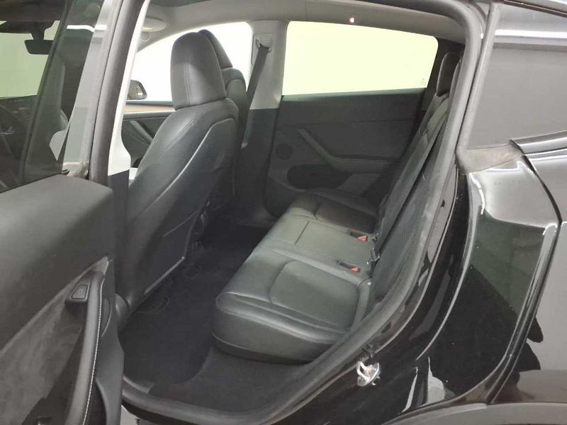 Tesla Model Y LONG RANGE DUAL MOTOR TZ 95,0% - fotka 9 z 14