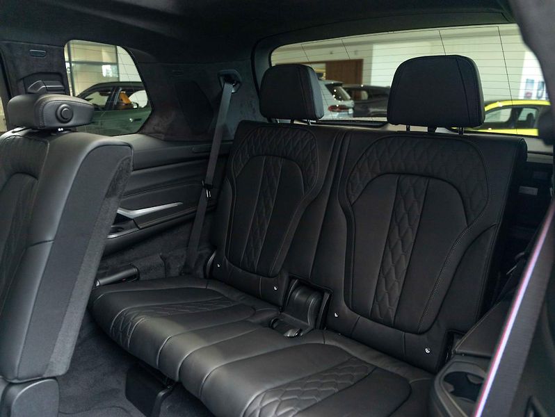 BMW X7 xDrive40d - fotka 7 z 8