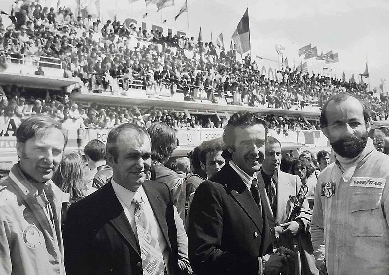 Před nedávnem oslavil 82. narozeniny rekordman v účasti na 24 hodin Le Mans, bývalý pilot F1 a držitel rekordu v letectví, francouzský automobilový závodník Henri Pescarolo. V roce 1984 závodil při Interserii v Mostě.
