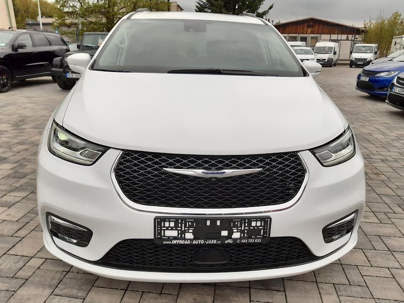 Chrysler Pacifica (2022) 3,6L V6,Top výbava, REZERVACE - fotka 2 z 50