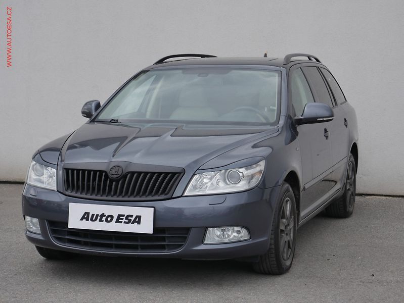 Škoda Octavia (2011) 1.6 TDi, Elegance, DSG - fotka 3 z 20